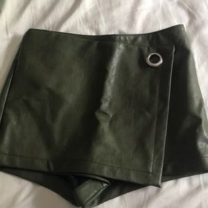 New with tags forever 21 olive colored skort